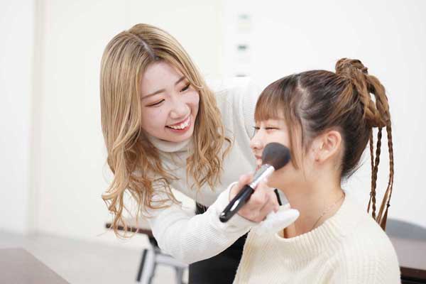 ヘアメイクアーティスト